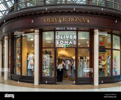 oliver bonas outlet.